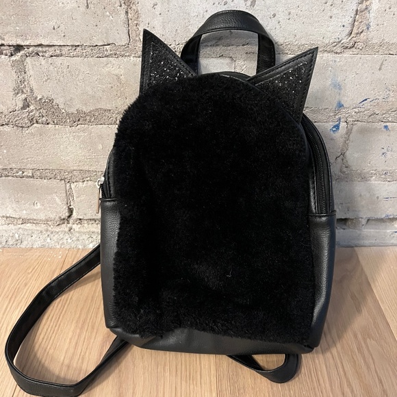 Faux fur cat backpack for kids - Picture 1 of 3